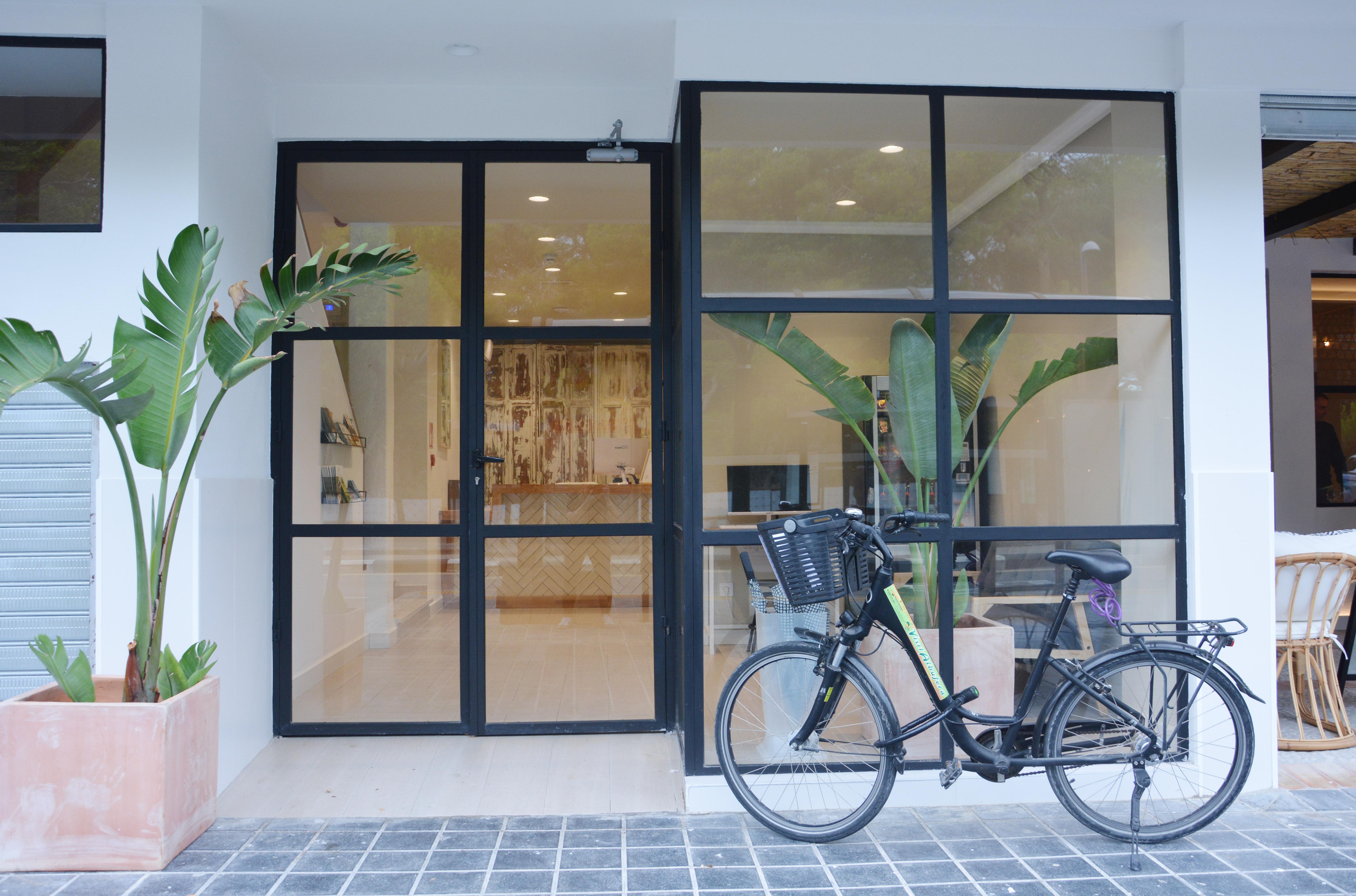 You & Co. Saler Beach Boutique Valencia Exterior photo